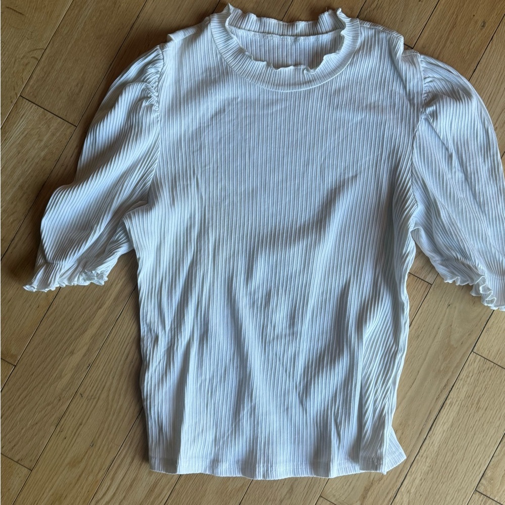 Ribbed white blouse